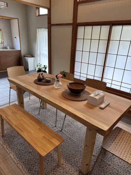 ダイニングテーブル