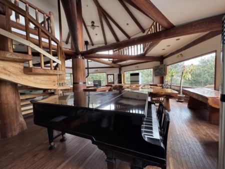 1934年製造のYAMAHAピアノ