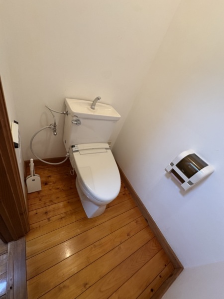 各部屋に洗浄便座付トイレ、洗面所、バス付