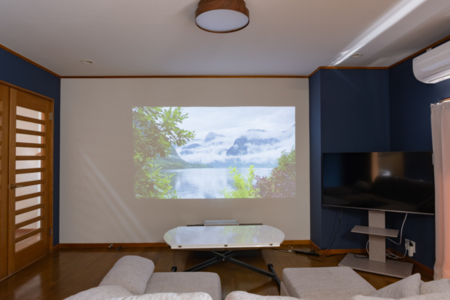 リビングにはプロジェクターがあります！