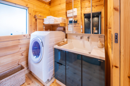 新しい洗濯乾燥機と洗面台でリフレッシュ