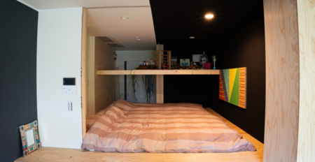 高さの台にシングル＋セミダブル