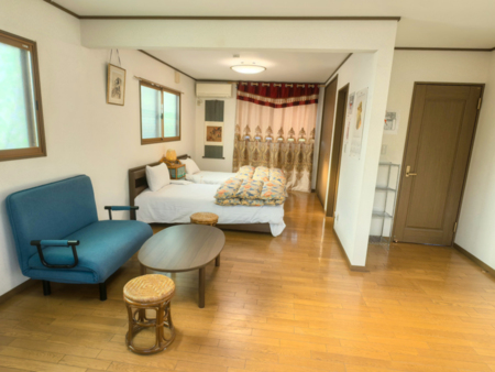 ２階西側洋室ルーム