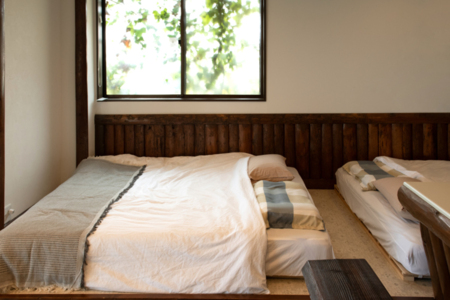 クイーンサイズベッド2台