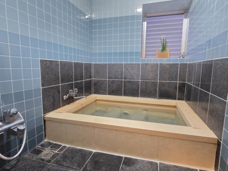 ひのきの薫りに包まれた温もり溢れるお風呂