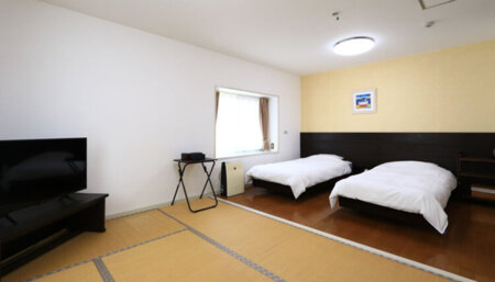 ゆったり広めの和洋室は5名様まで宿泊可能