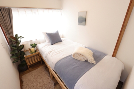 寝室5（シングルベッド1）