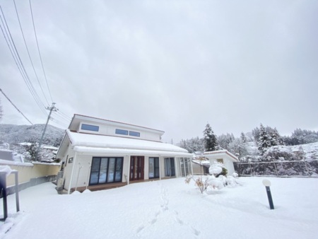 年に数回、施設にも雪が積もります