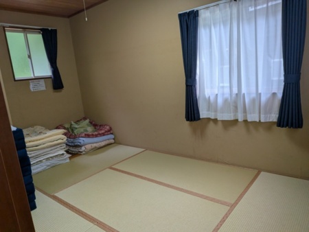 1階和室　6畳と板の間です