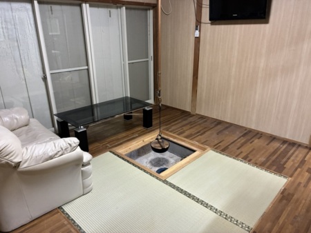 居間（囲炉裏）