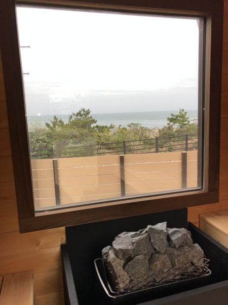 海を眺めながらロウリュでととのう