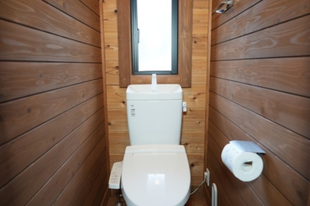 トイレにも木のぬくもりを
