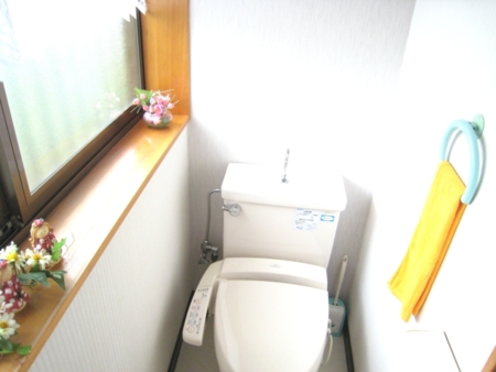トイレ　（屋外にもあります）