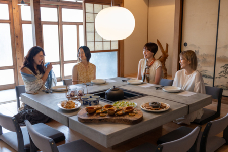 大人数で食事をしても快適なリビング